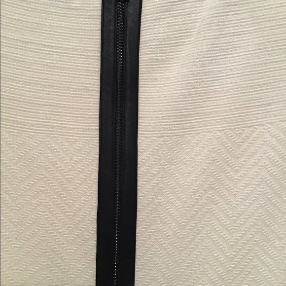 Alice & Olivia Cream Textured Dress - Picture 4 of 4